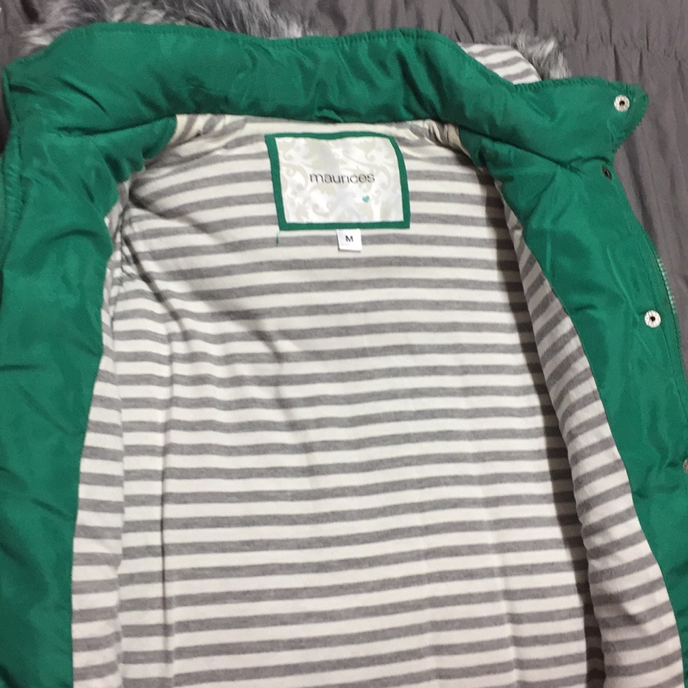 Vest. - Picture 3 of 3